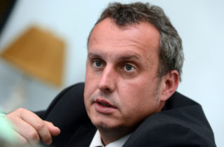 Bezpečnostní expert Tomáš Pojar v&nbsp;Pressklubu: Hrozí Česku útoky teroristů? Kde je riziko největší?