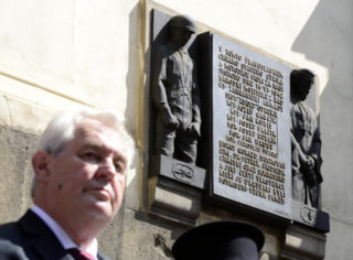 Slovenský prezident Kiska chtěl se Zemanem ocenit Gabčíka a&nbsp;Kubiše! Hrad odmítl