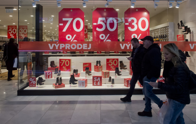 V e-shopech i&nbsp;prodejnách začínají výprodeje na&nbsp;tzv.&nbsp;Black Friday