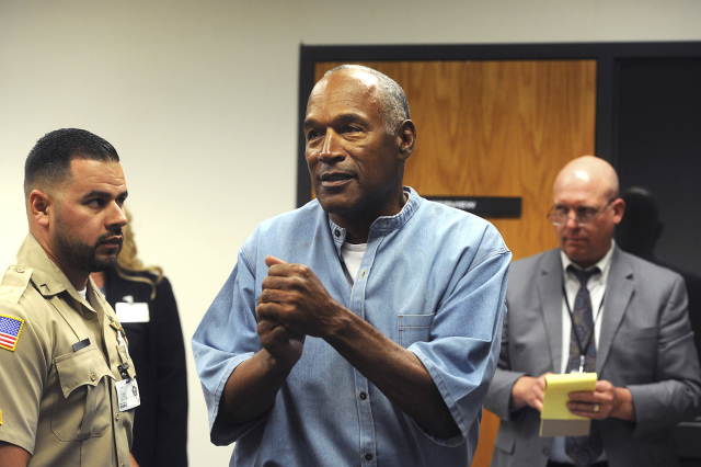 O.J. Simpson byl po&nbsp;devíti letech podmínečně propuštěn na&nbsp;svobodu
