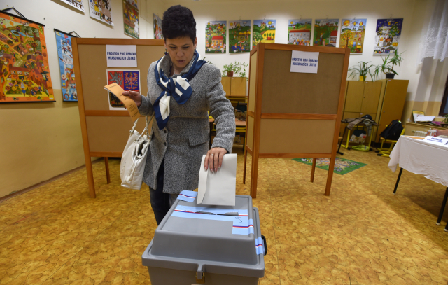 Je tu druhé kolo senátních voleb! Voliči začnou rozhodovat o&nbsp;tom, kdo bude mít většinu