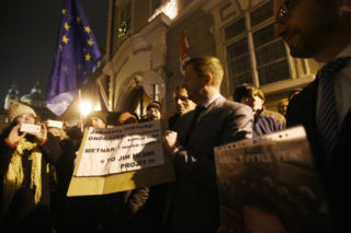 V Praze se demonstrovalo proti zvolení Ondráčka, akci uvítal i&nbsp;Horáček
