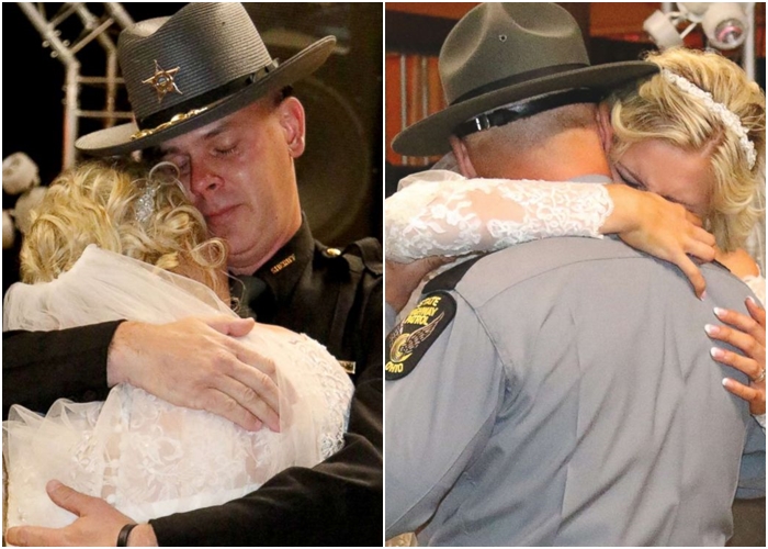 VIDEO: Buď tu se mnou, tati! Nevěstu rozplakali na&nbsp;svatbě kolegové jejího zesnulého tatínka