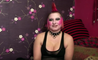 Neuvěřitelná proměna: Z&nbsp;děsivé punkerky je sexy kráska