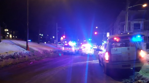 Ozbrojenci vtrhli do mešity v&nbsp;kanadském Quebeku během modlitby, zemřelo šest lidí
