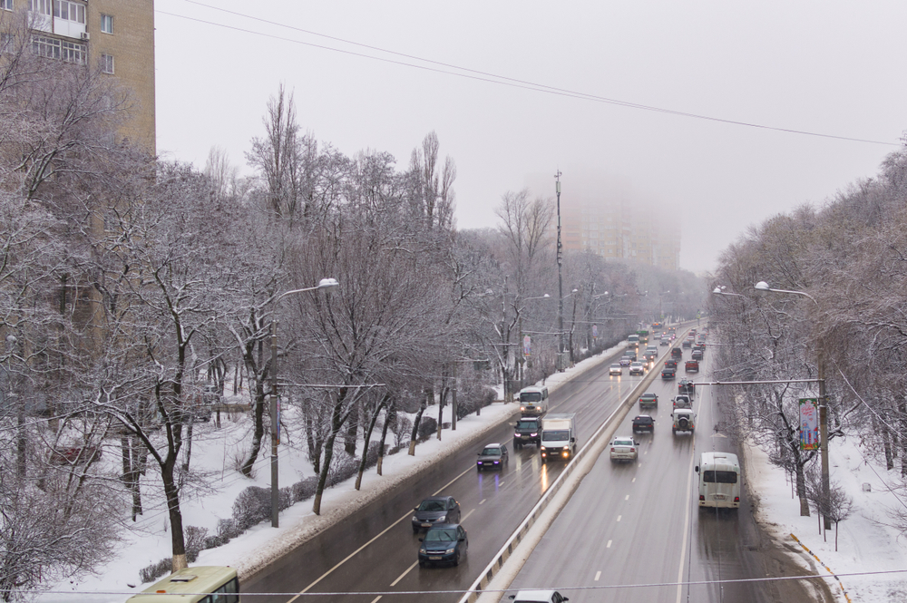 PŘEHLED: Dopravu na silnicích komplikuje sníh