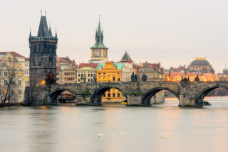 Před 660 lety byl položen základní kámen Karlova mostu. Datum předci nevybrali náhodně!
