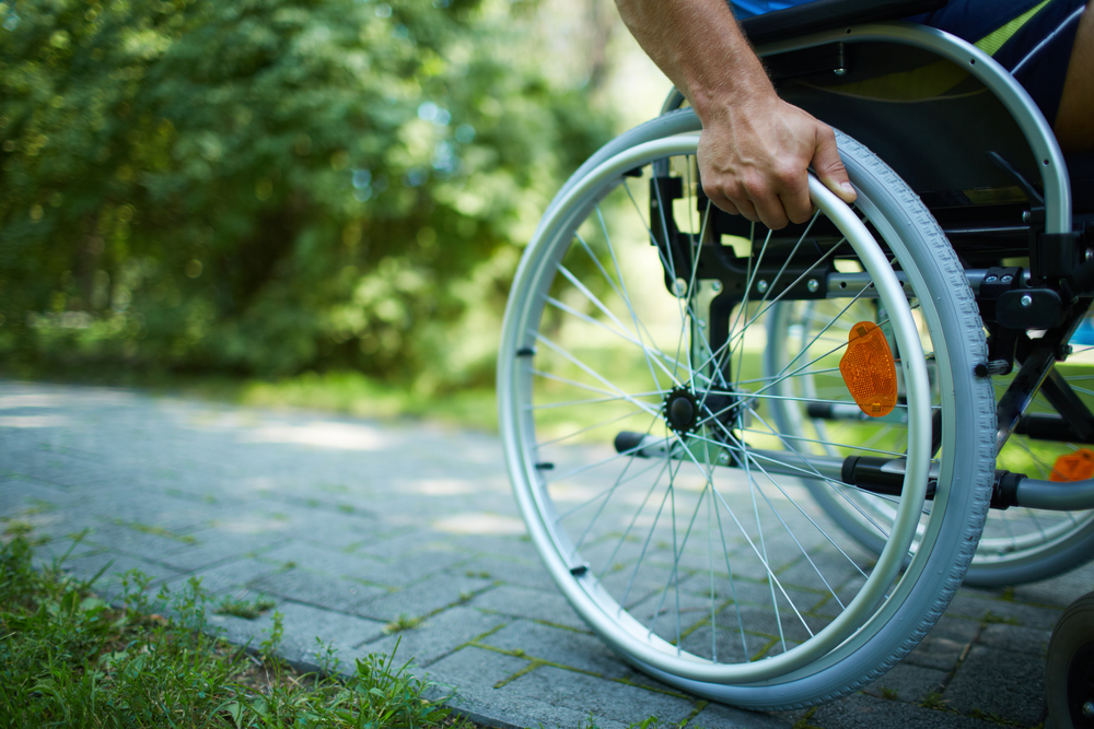 Muž 16 let předstíral, že je handicapovaný. Ze státní kasy vytahal miliony!