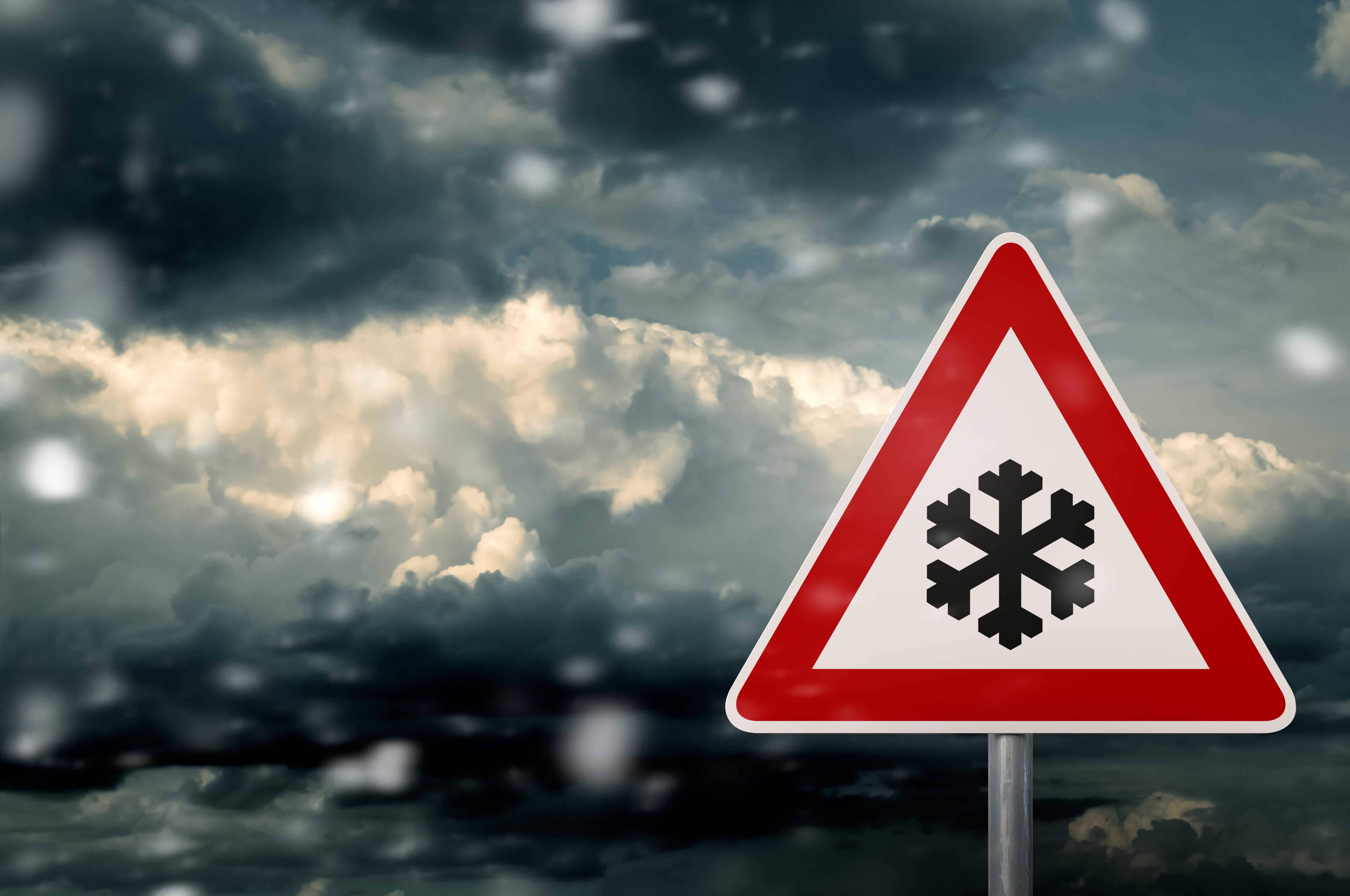 Na západě Čech bude sněžit. Na východě hrozí povodně, varují meteorologové