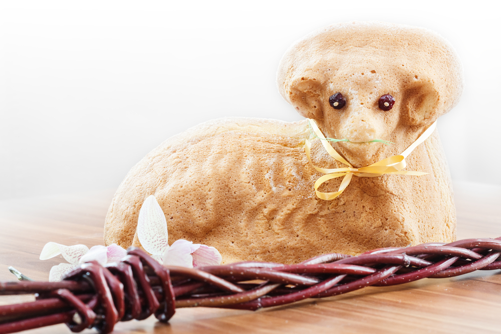 Babicovy recepty: Jehněčí kotleta s&nbsp;kopřivovou marinádou a&nbsp;kokosový beránek