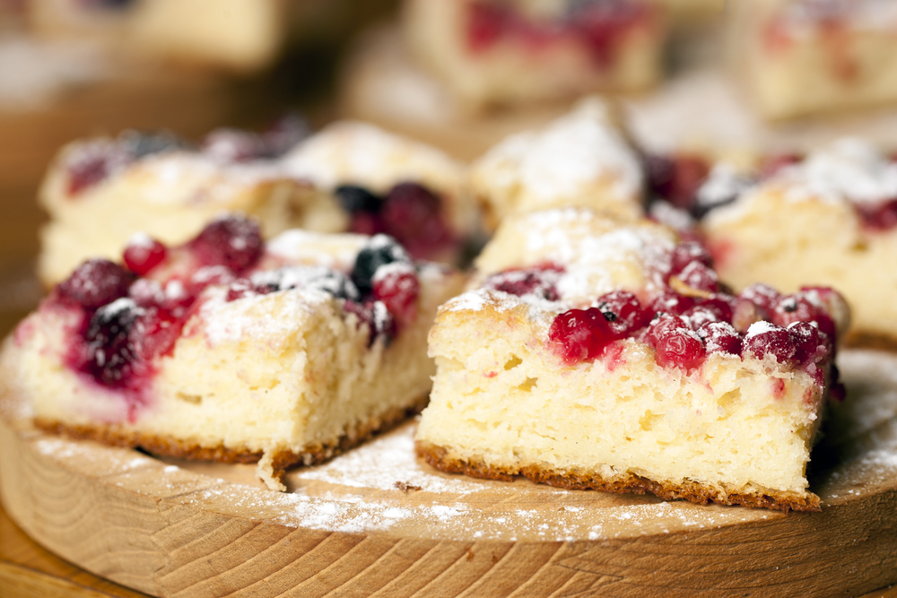 Babicovy recepty: Kotlety se sýrovou čepicí a&nbsp;rybízový koláč z&nbsp;plechu