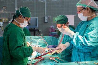 Nejmenší srdeční pumpu lékaři zavedou hadičkou za pár minut