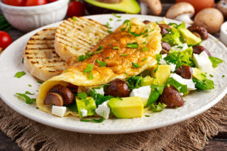 Babicovy recepty: Syrečkový koláč, špenátová omeleta se sýrem