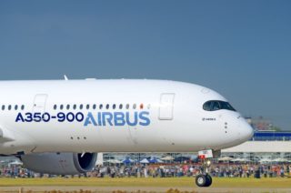 Já chci šampaňské, řádila cestující v&nbsp;letadle. Pilot musel nečekaně přistát