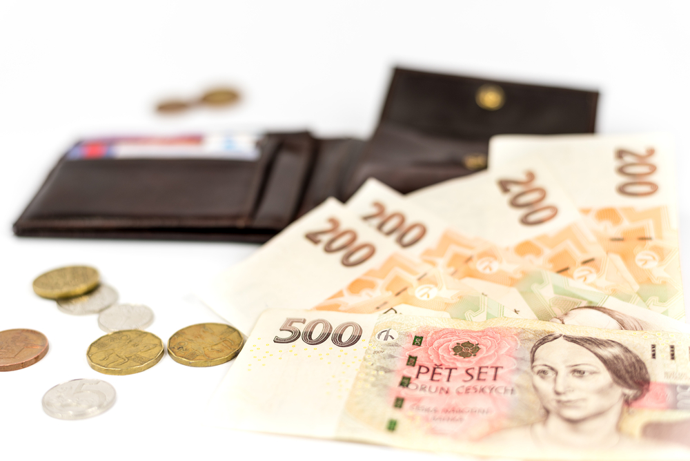 Žebráci Evropy? Česko má skoro nejnižší minimální mzdu EU. VELKÉ SROVNÁNÍ