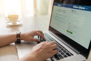 Sociální sítě ničí společnost, dejme si od nich pauzu, říká exmanažer Facebooku