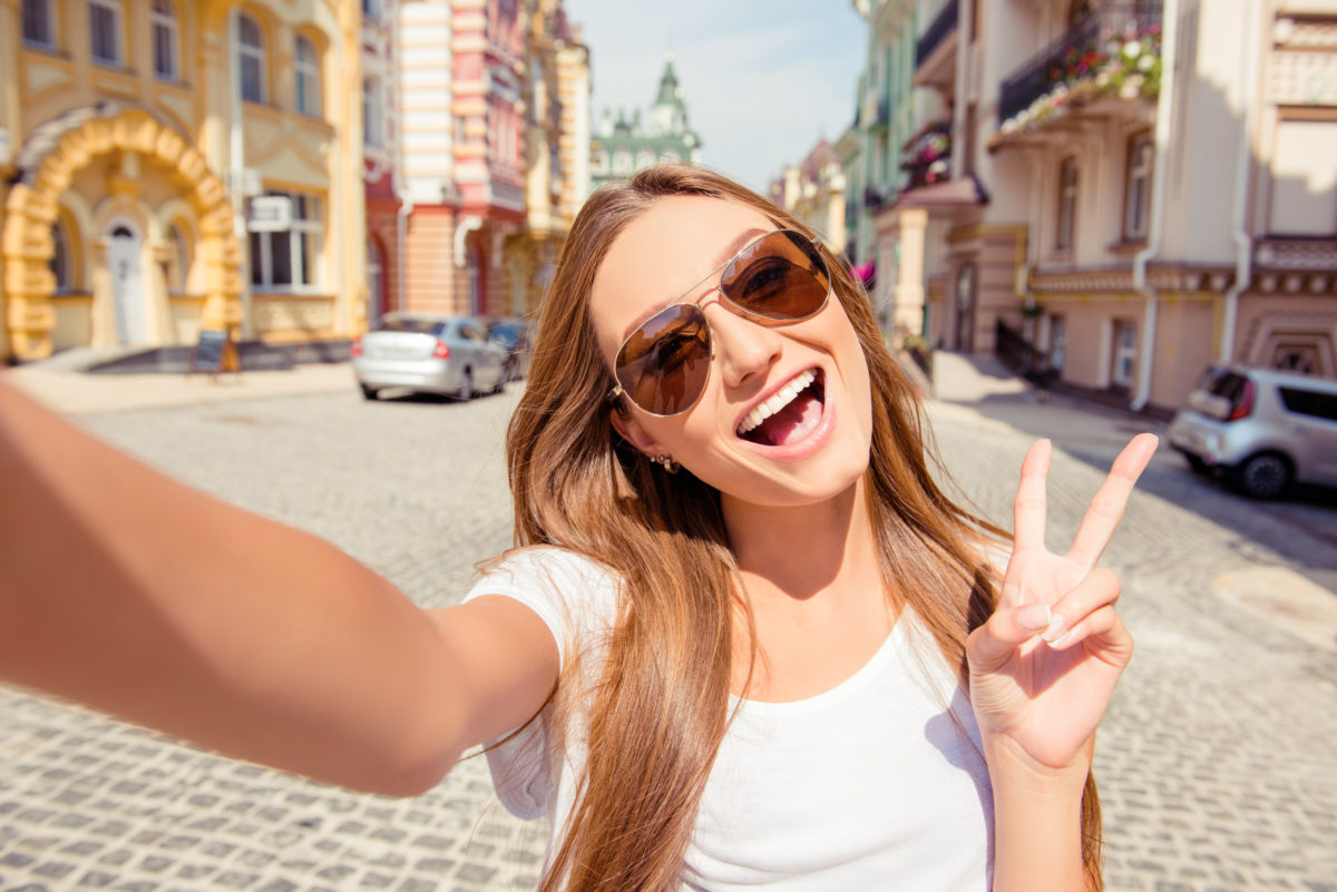 Nedáte telefon z ruky? Možná trpíte selfitidou