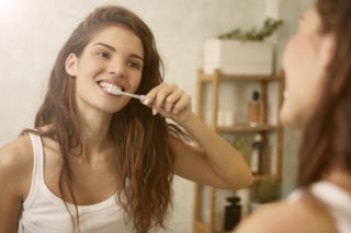 Trendy slibující zářivý úsměv. Jsou opravdu účinné? DOPORUČENÍ lékaře