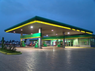 Rodiče zapomněli dceru na&nbsp;benzince, hodiny si toho nevšimli