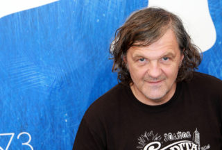 Slavný režisér Emir Kusturica měl autonehodu, je v&nbsp;nemocnici