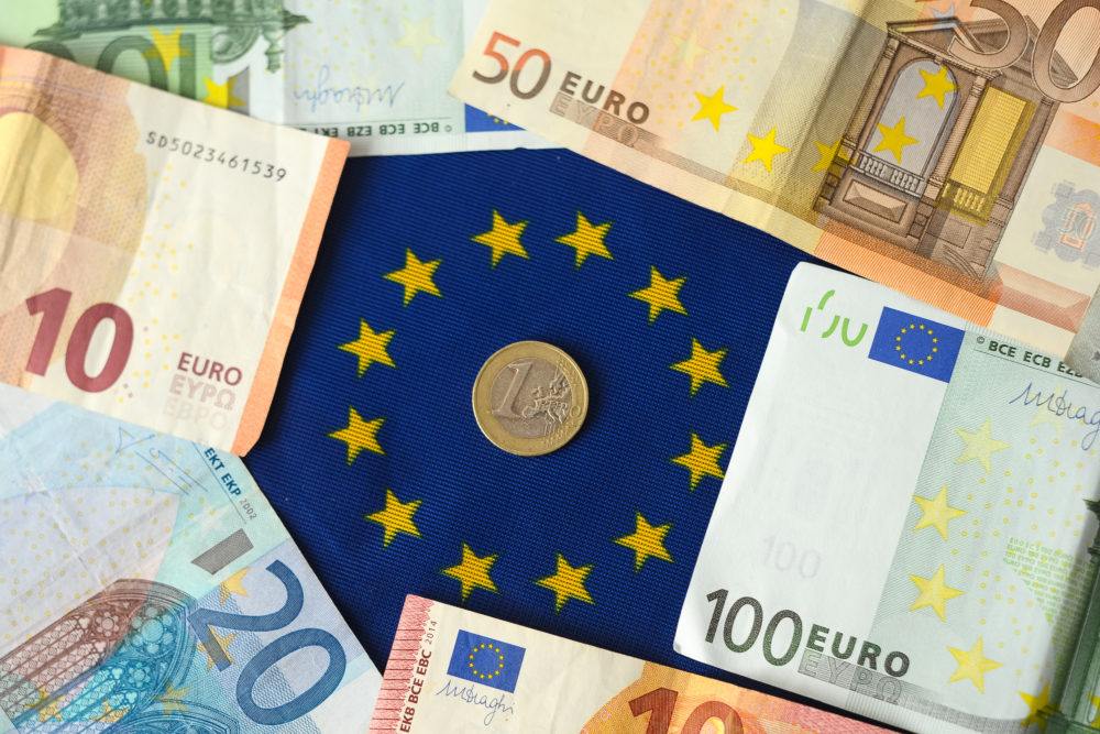 Ministři eurozóny se shodli na&nbsp;dokončení záchrany Řecka