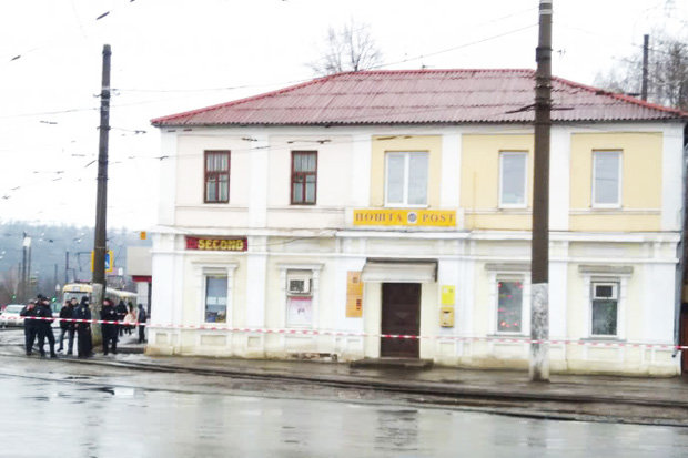 V budově ukrajinské pošty se zabarikádoval muž, je zřejmě ozbrojený