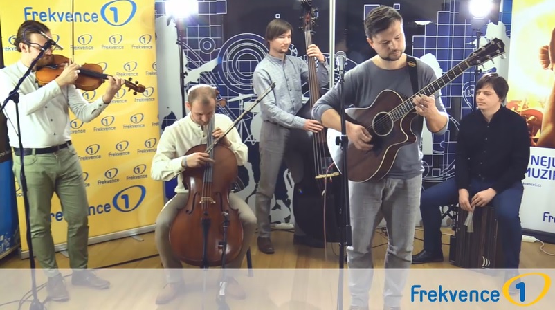 VIDEO: Skupina Vlny zahrála ve studiu Frekvence 1 svůj nový hit