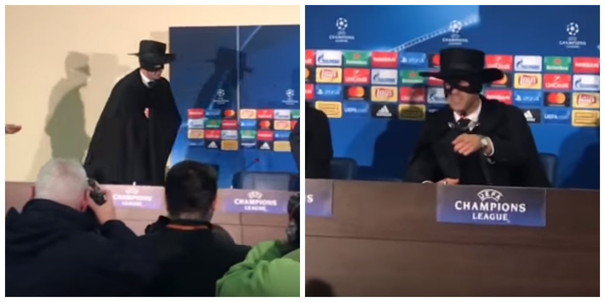 Chlap má držet slovo! Trenér dorazil na&nbsp;tiskovou konferenci v&nbsp;kostýmu známého hrdiny. VIDEO